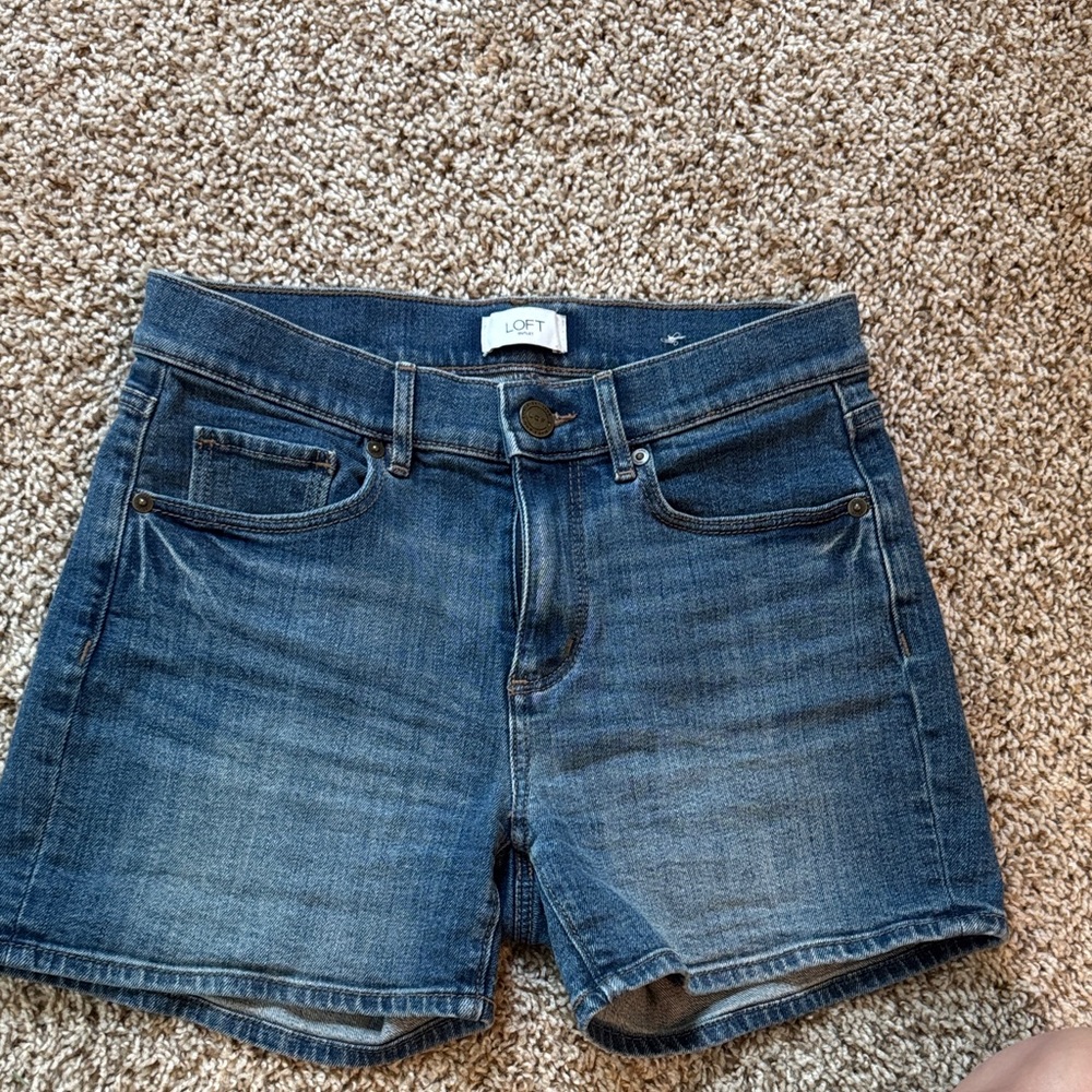 LOFT Classic Blue Denim 4” Shorts